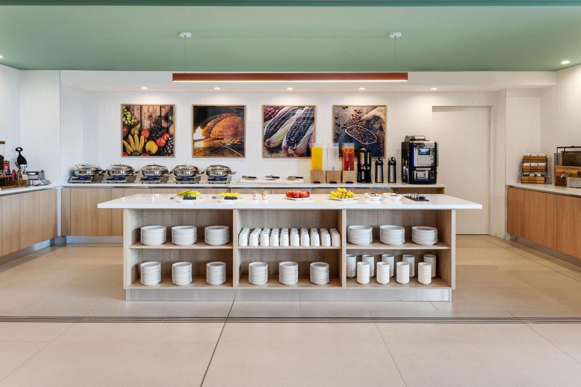 ホテル Hampton By Hilton Guanacaste Airport リベリア エクステリア 写真