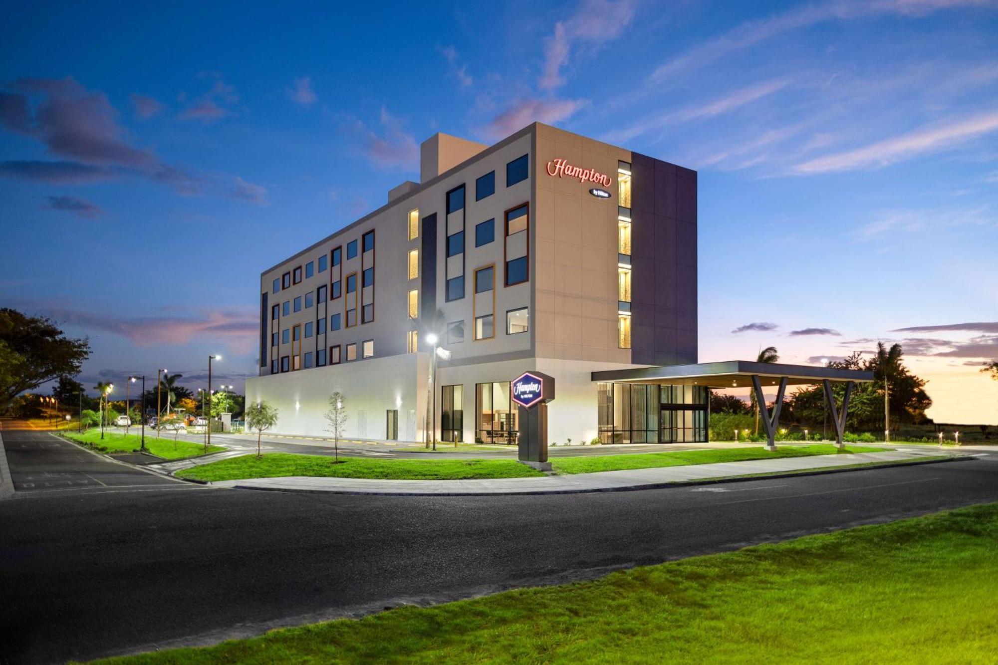 ホテル Hampton By Hilton Guanacaste Airport リベリア エクステリア 写真