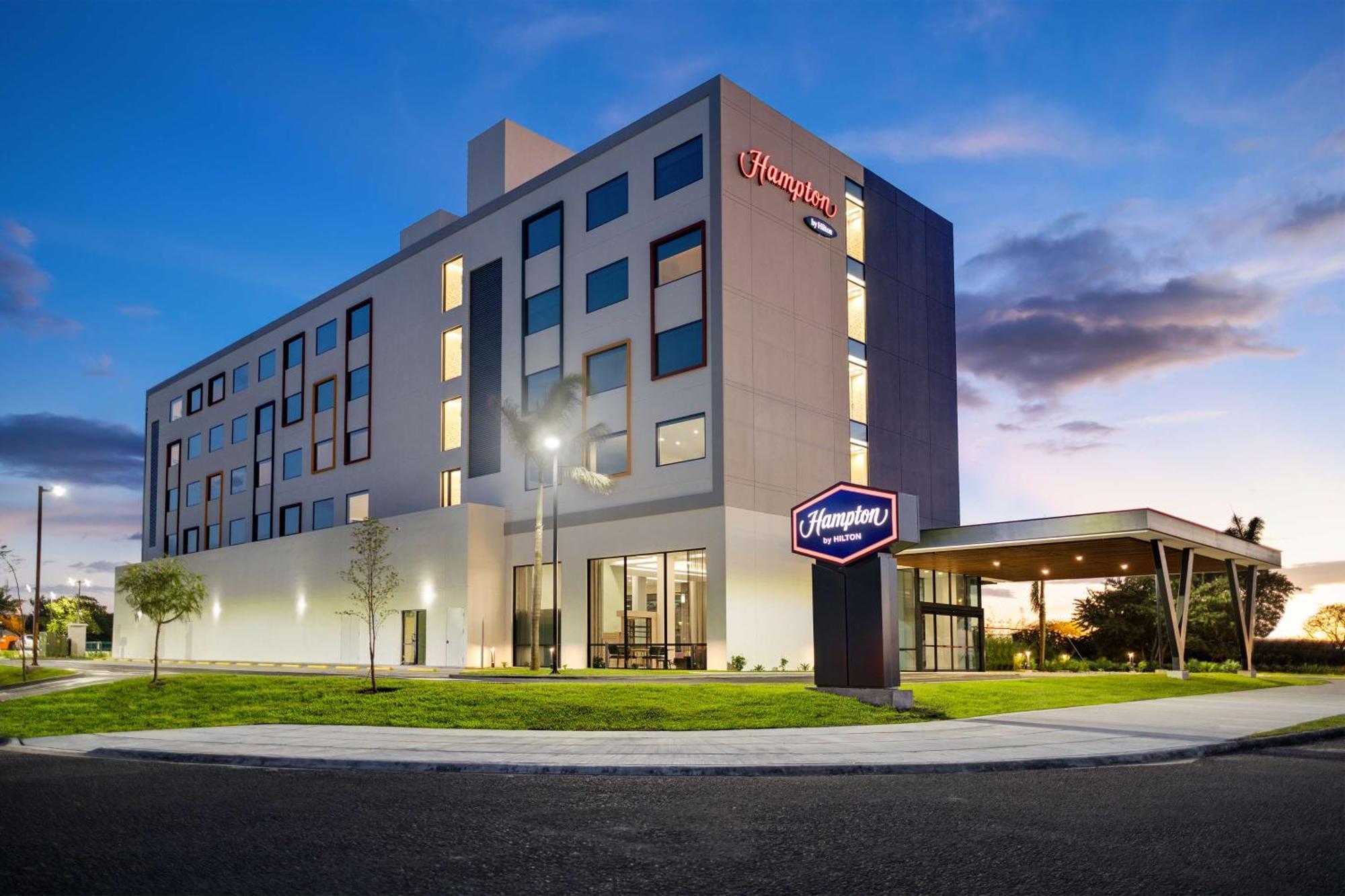 ホテル Hampton By Hilton Guanacaste Airport リベリア エクステリア 写真